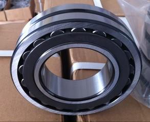 Self-aligning roller bearing 23068 Material bearing steel