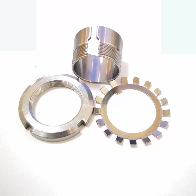 Remove the bearing on the return sleeve