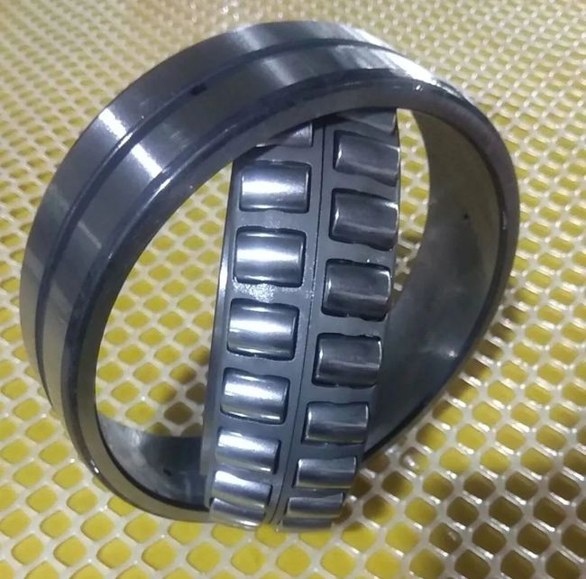Factors affecting the oscillation of rolling bearing of oscillating screen