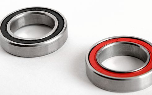 The difference between plastic bearings and metal bearings