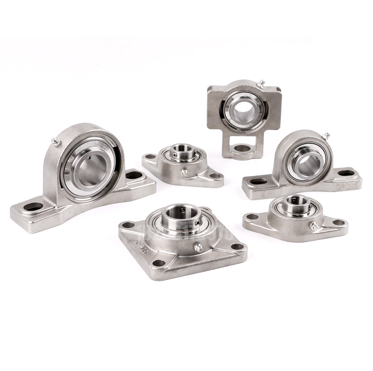 Should 304 or 440 stainless steel bearings be selected in corrosive environments？