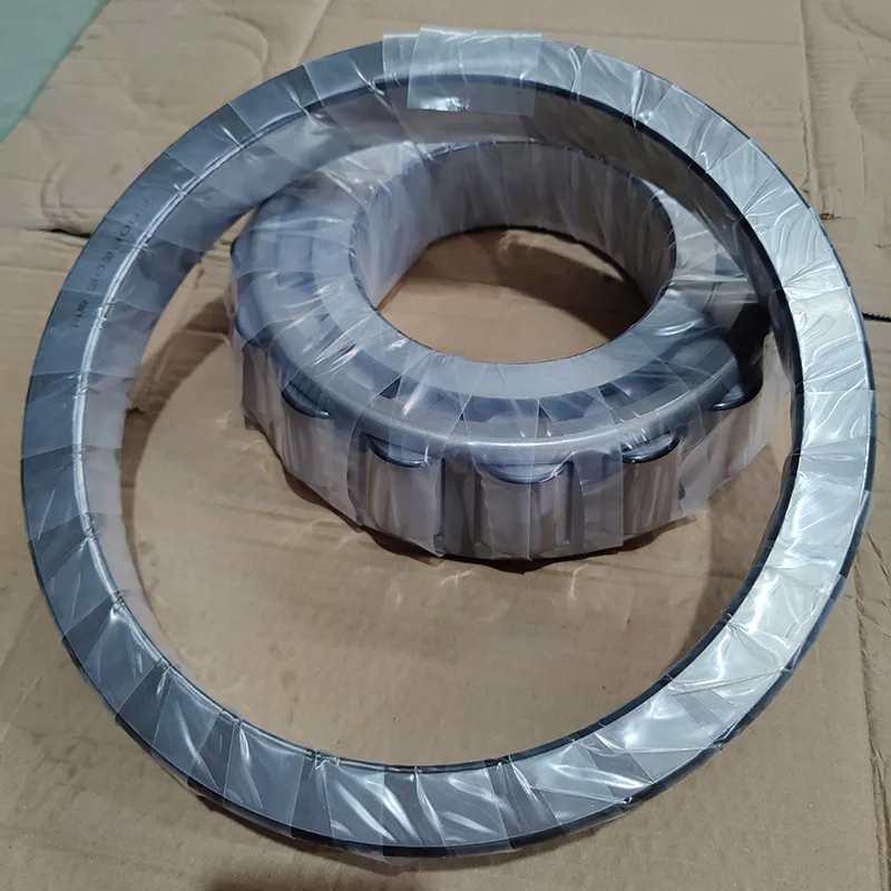 Tapered roller bearings 30330D NSK