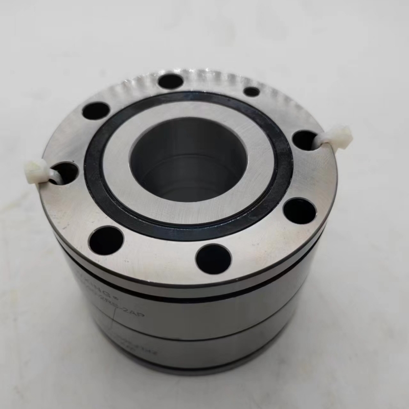How to fix the inner and outer rings of bearings?